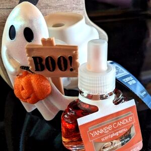 Yankee Candle Light Sensor Wall Plug In Ghost "Boo"  With (1) Refill Scent~NEW~